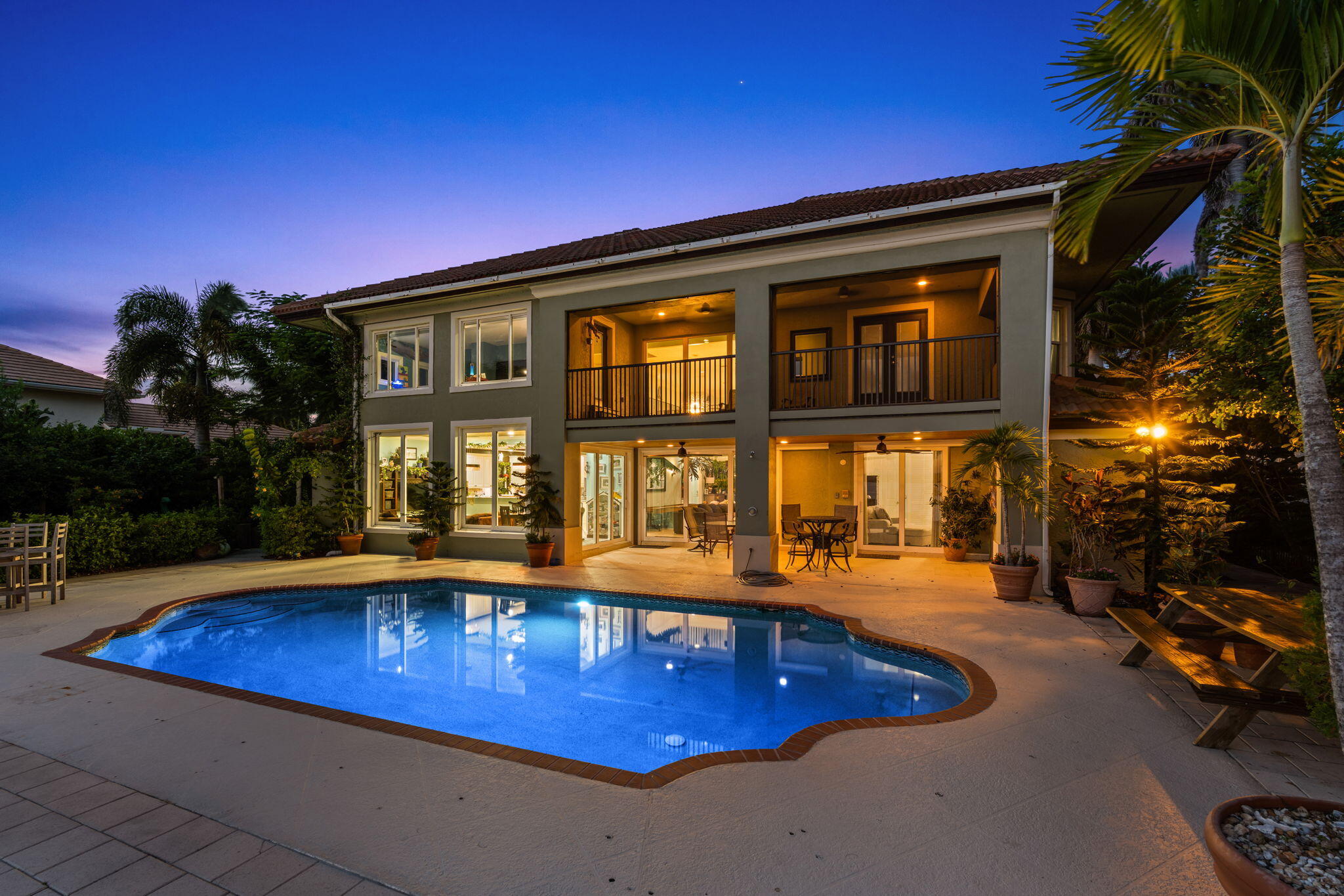 2362 NW BAY COLONY Court