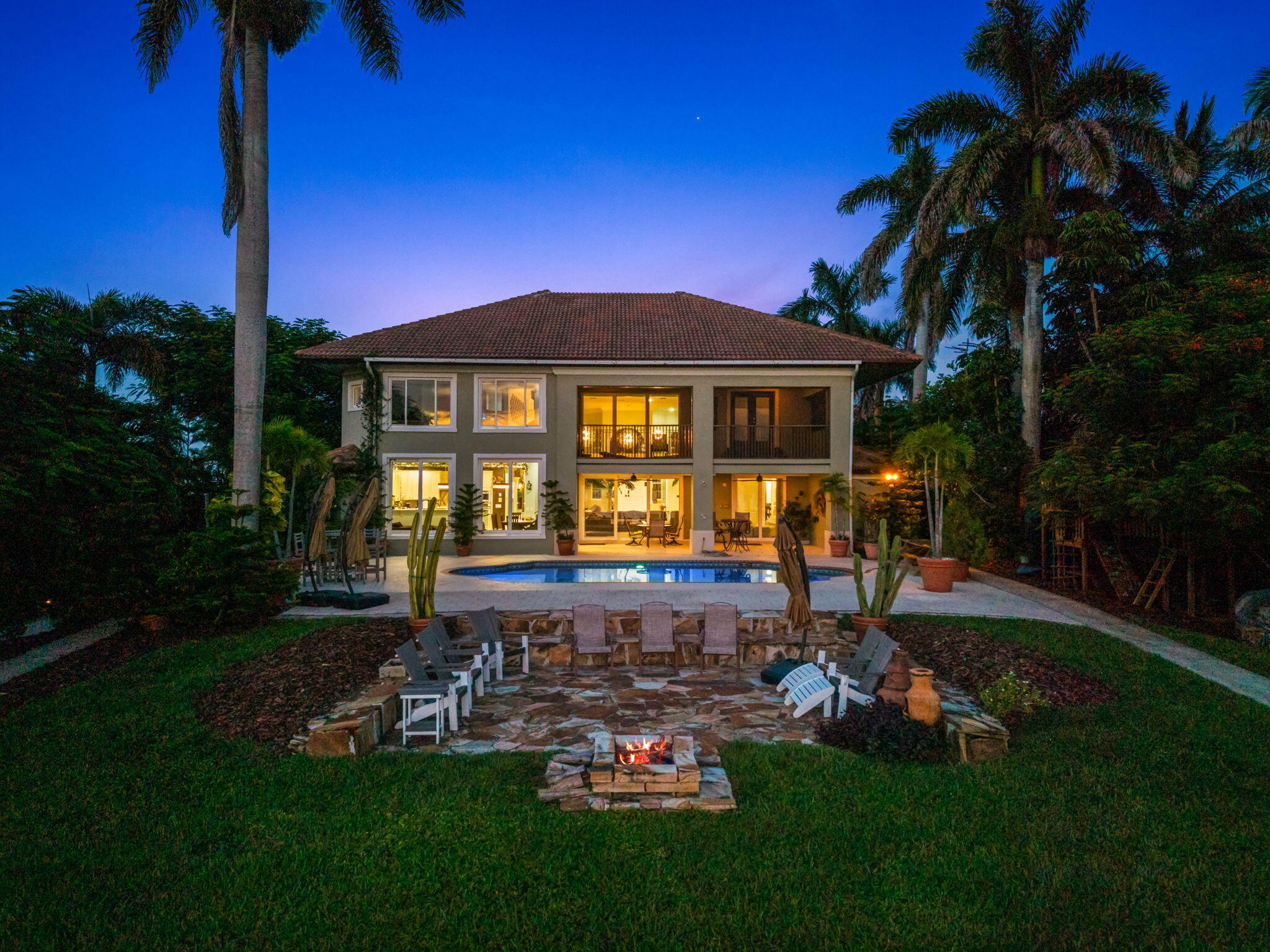 2362 NW BAY COLONY Court