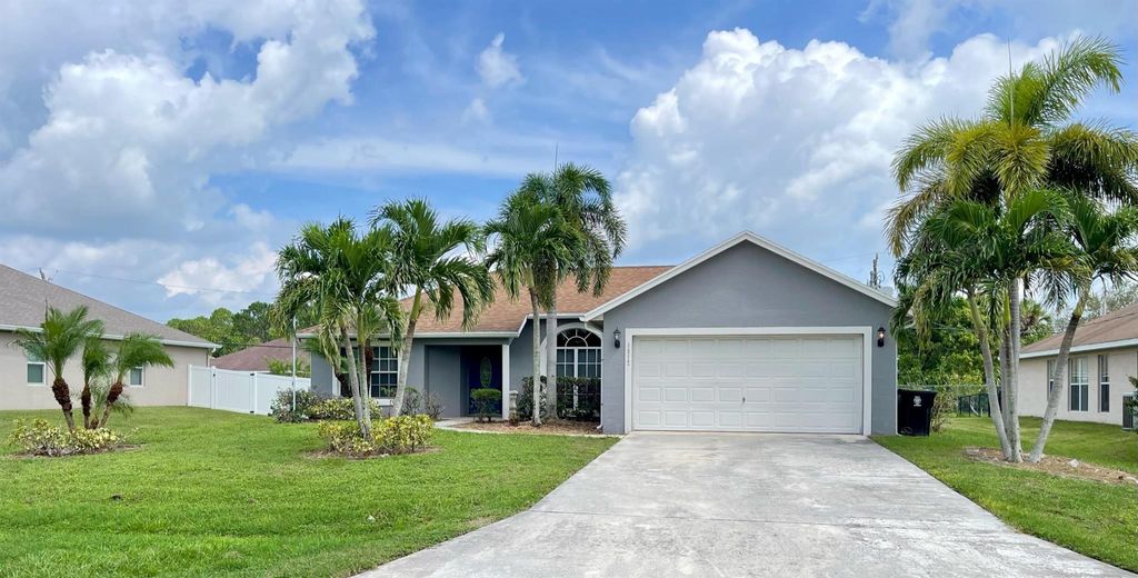 Photo of 1517 SW Crater Avenue, Port St Lucie, FL 34953 (MLS # R10915991)