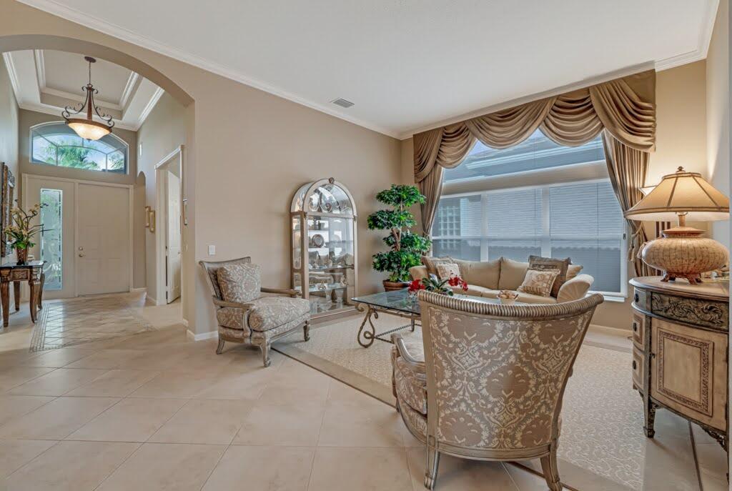 VALENCIA SHORES - Residential