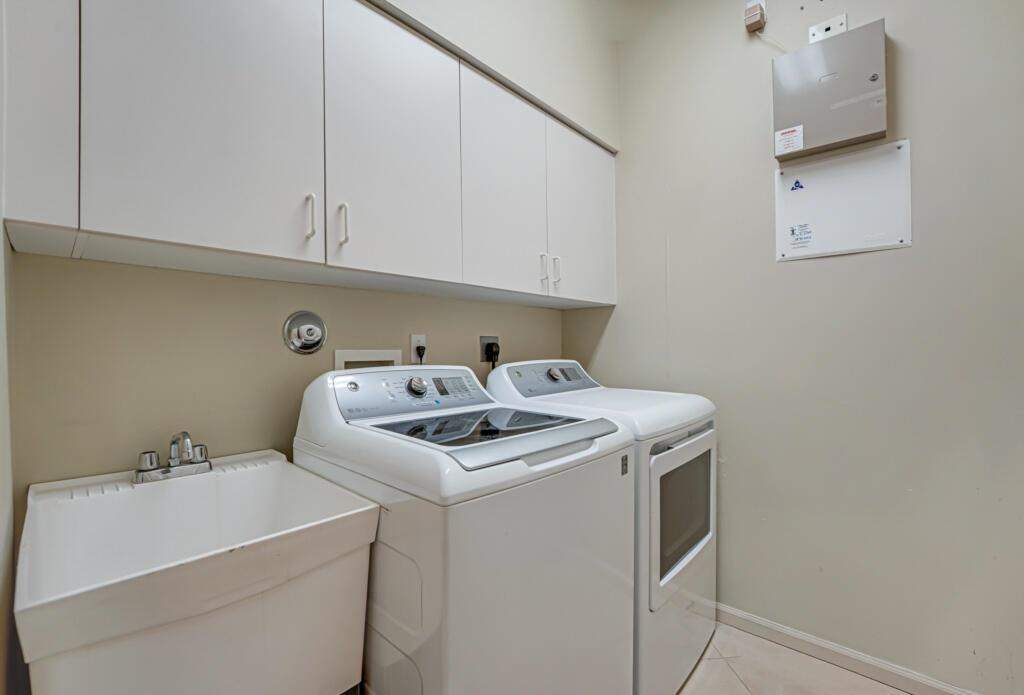 VALENCIA SHORES - Residential