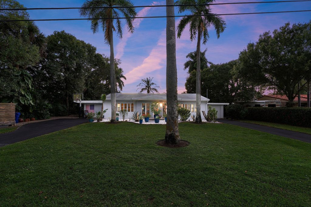 Photo of 2573 SW 30th Terrace, Fort Lauderdale, FL 33312 (MLS # B26030903)