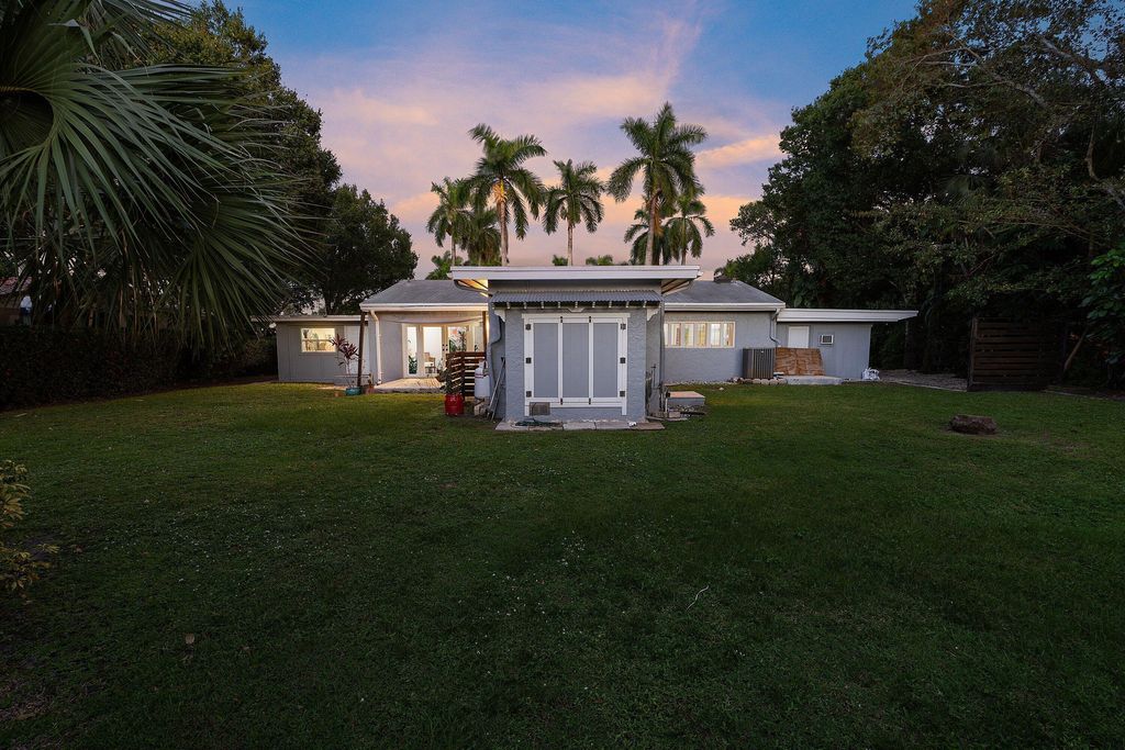 Photo of 2573 SW 30th Terrace, Fort Lauderdale, FL 33312 (MLS # B26030903)