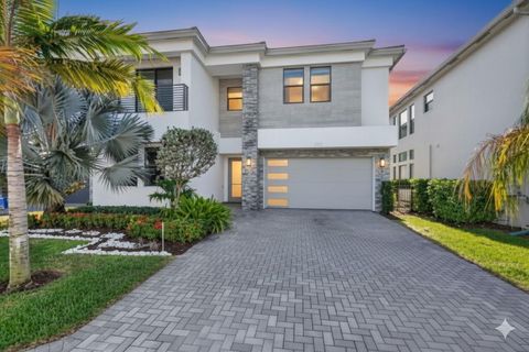 17574 Sparkling River Road Boca Raton FL 33496