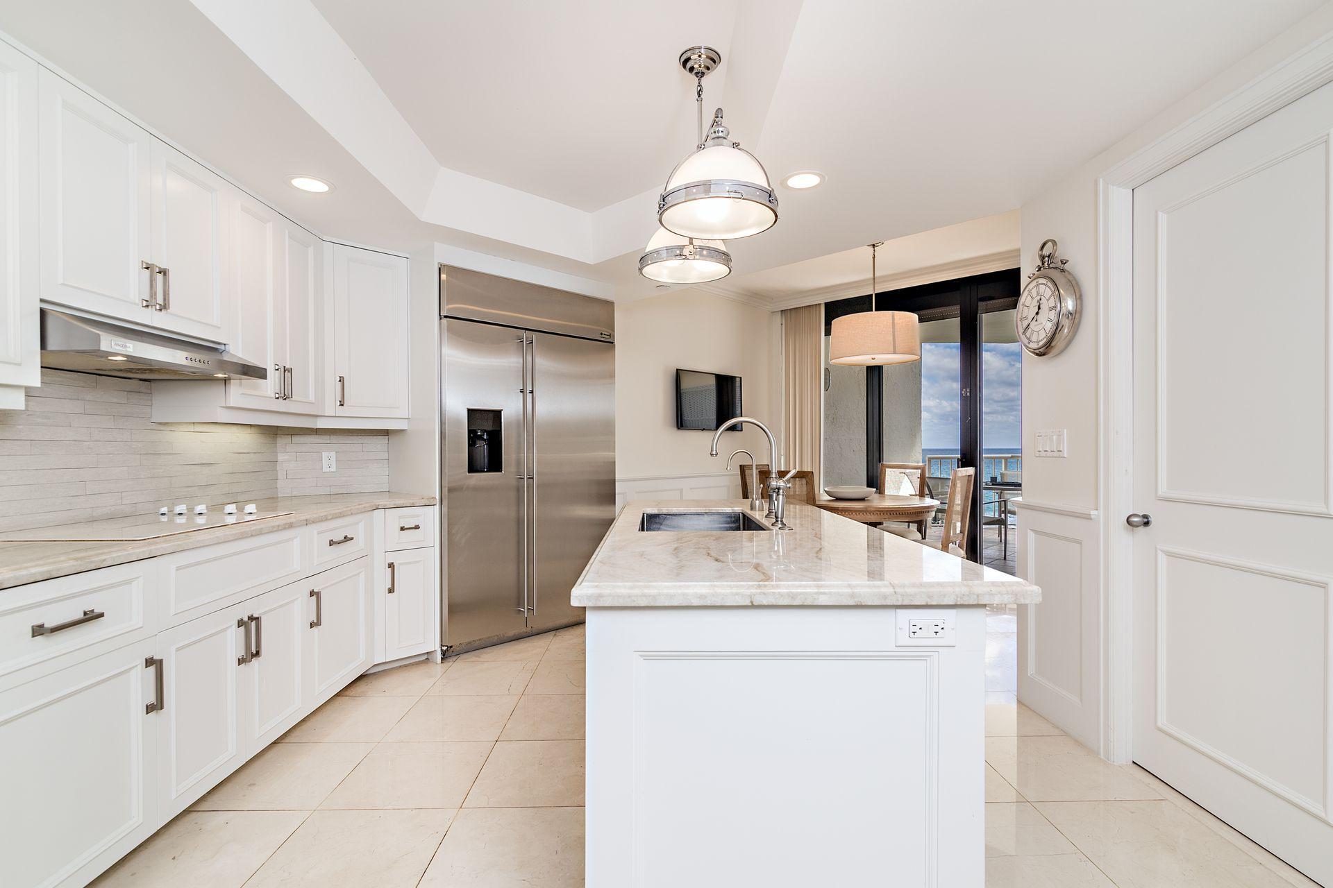 TWENTY SEVEN SEVENTY SOUTH OCEAN BLVD - Residential