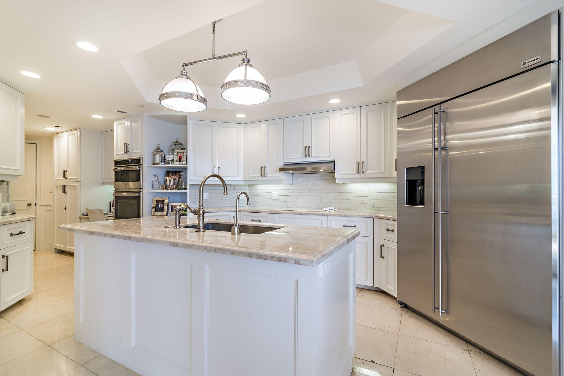 TWENTY SEVEN SEVENTY SOUTH OCEAN BLVD - Residential