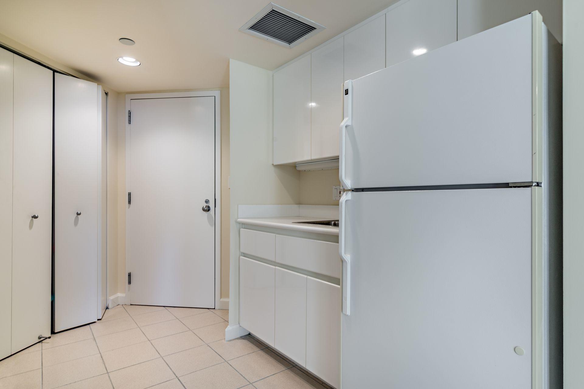 TWENTY SEVEN SEVENTY SOUTH OCEAN BLVD - Residential