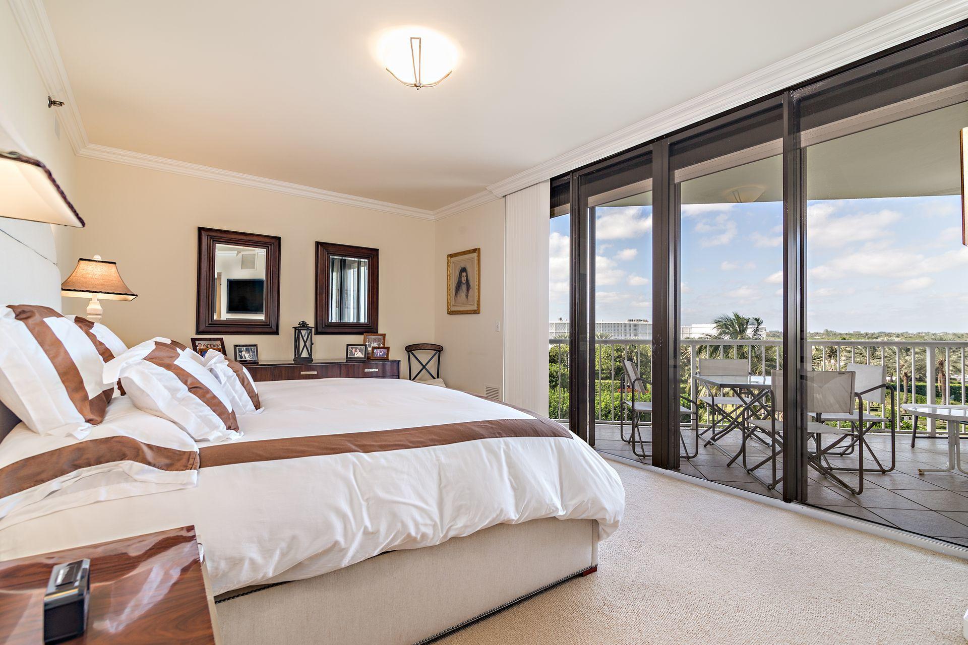 TWENTY SEVEN SEVENTY SOUTH OCEAN BLVD - Residential