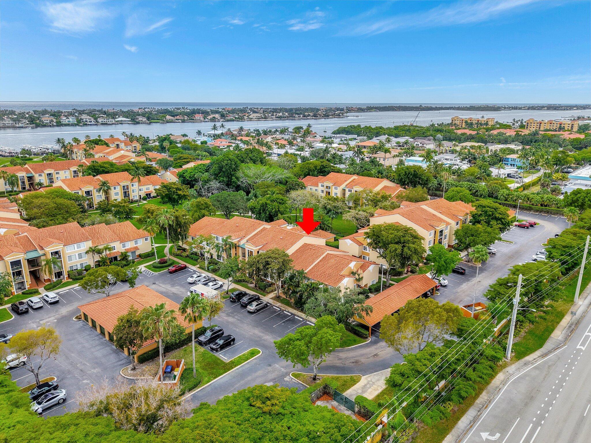 YACHT CLUB ON THE INTRACO - Residential