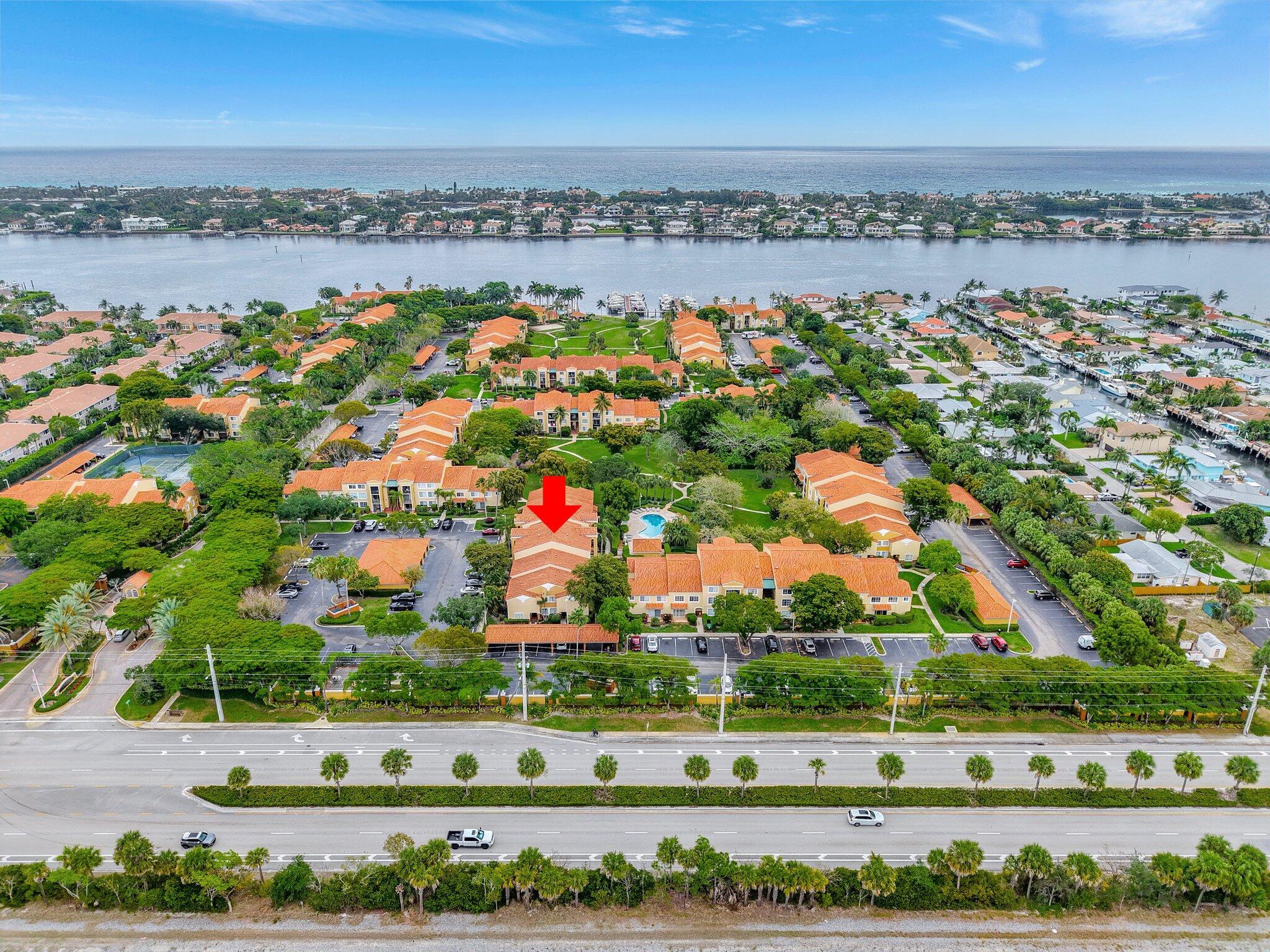 YACHT CLUB ON THE INTRACO - Residential