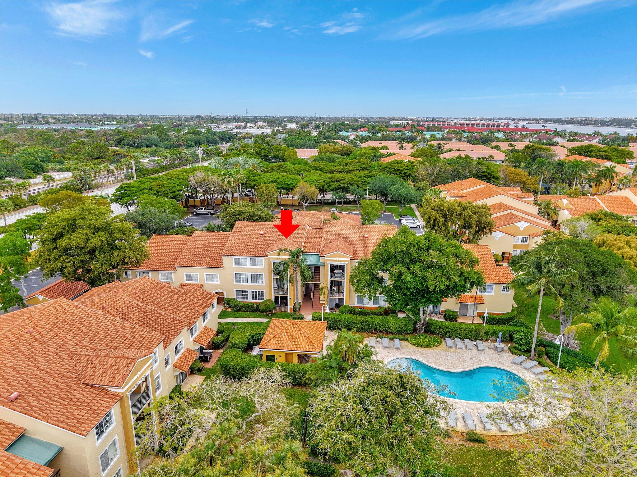 YACHT CLUB ON THE INTRACO - Residential