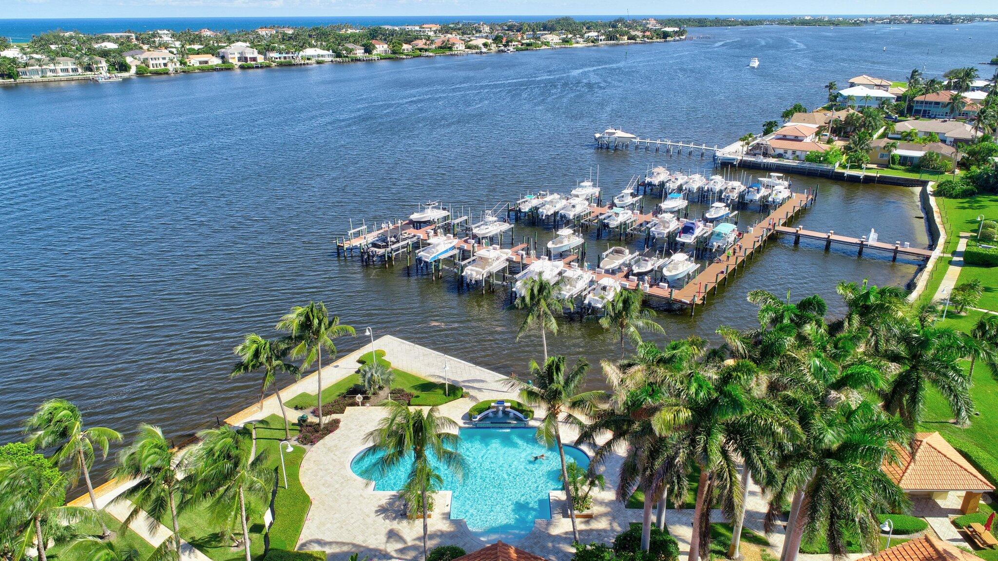 YACHT CLUB ON THE INTRACO - Residential