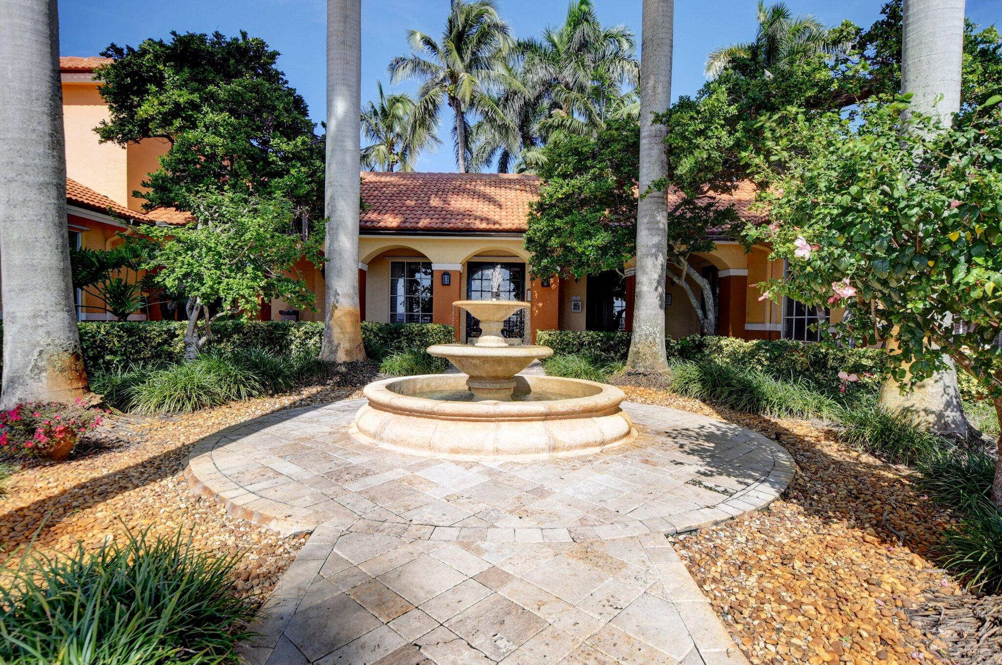 YACHT CLUB ON THE INTRACO - Residential