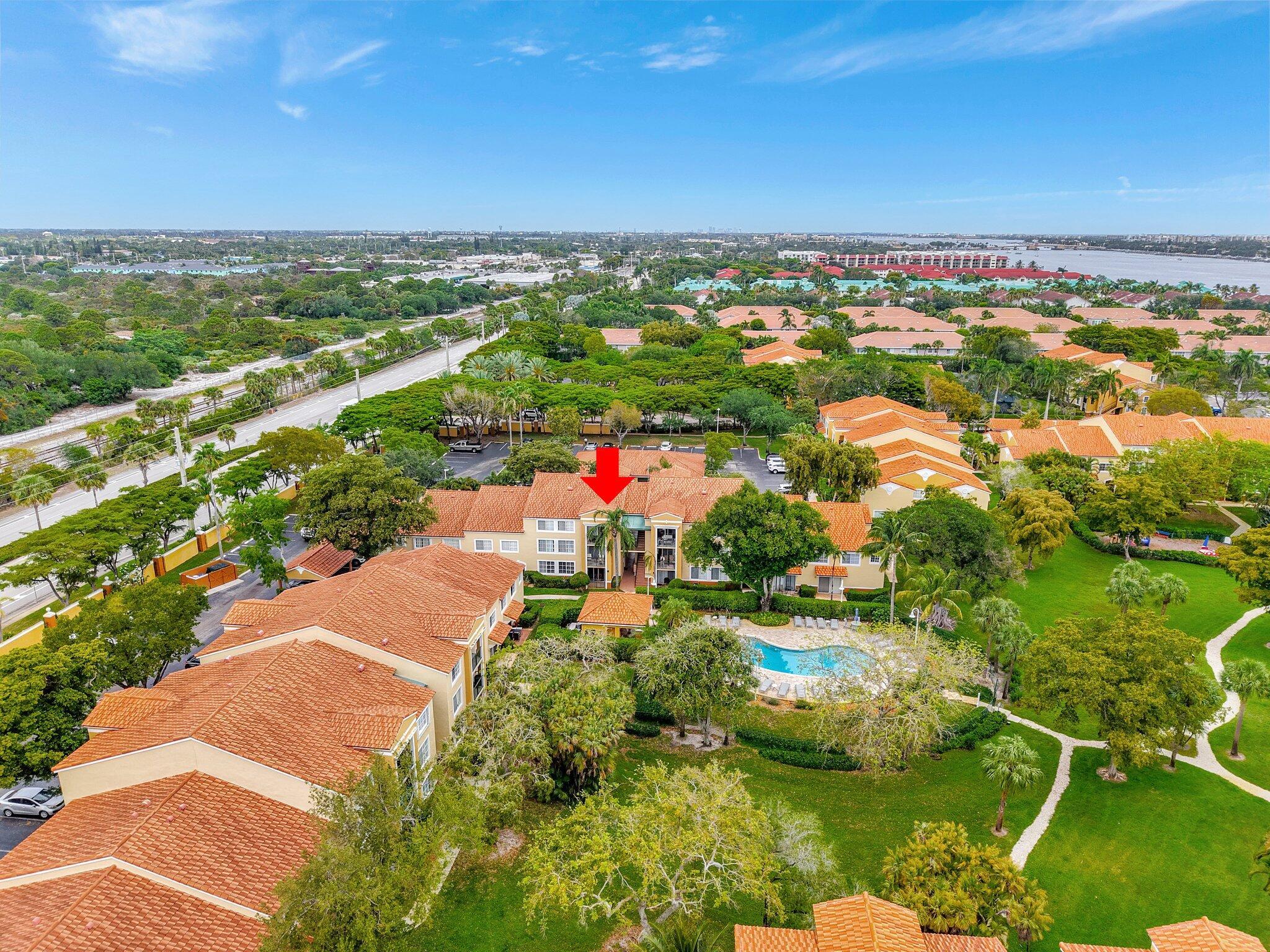 YACHT CLUB ON THE INTRACO - Residential