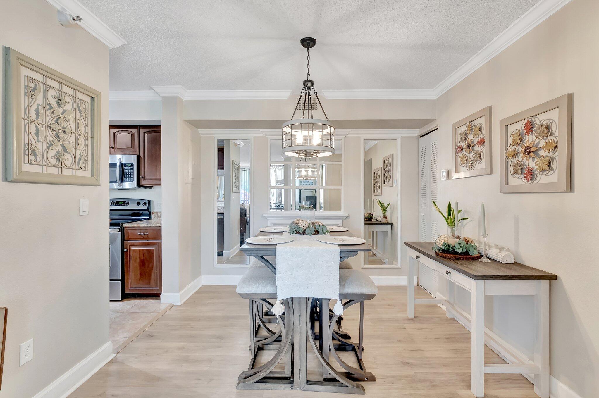 YACHT CLUB ON THE INTRACO - Residential