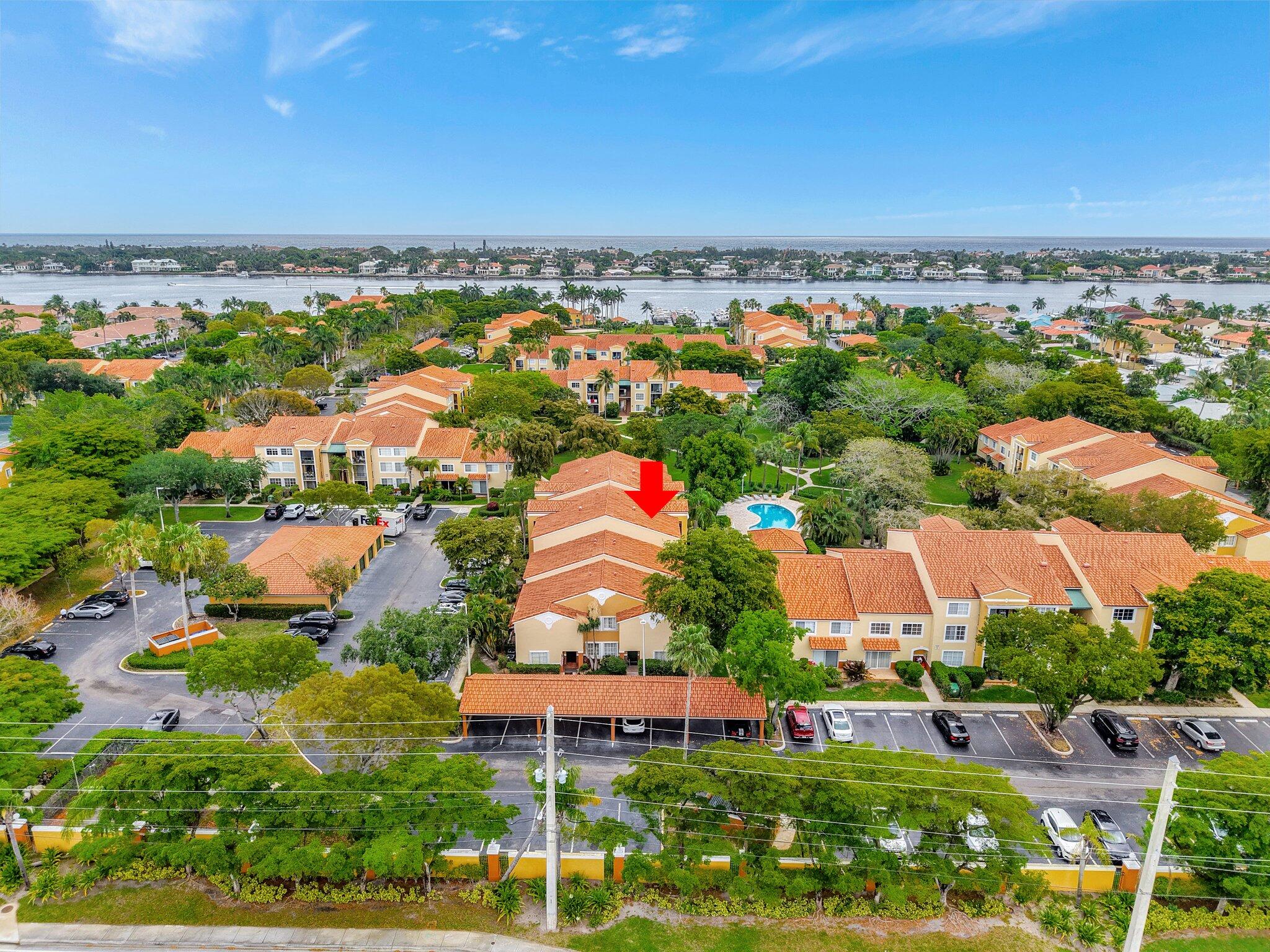 YACHT CLUB ON THE INTRACO - Residential