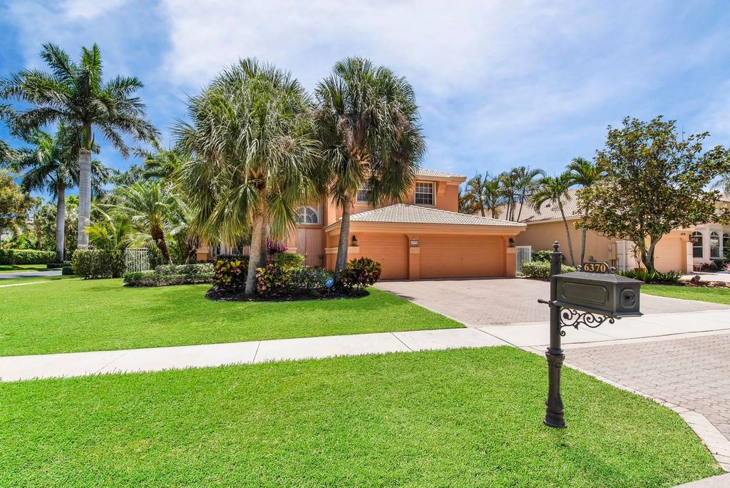 Photo of 6370 Stonehurst Circle Cir, Lake Worth Beach, FL 33467 (MLS # R10797489)