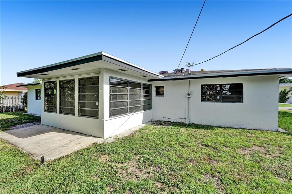 Woodcrest Manor - Residential