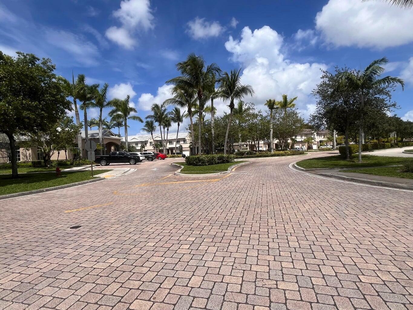 MARSH HARBOUR - Residential