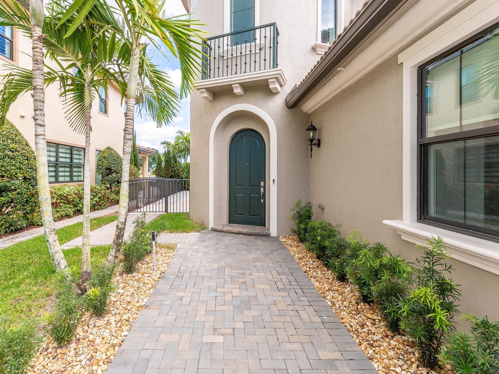 Photo of 9040 Watercrest Circle W, Parkland, FL 33076 (MLS # B26073714)