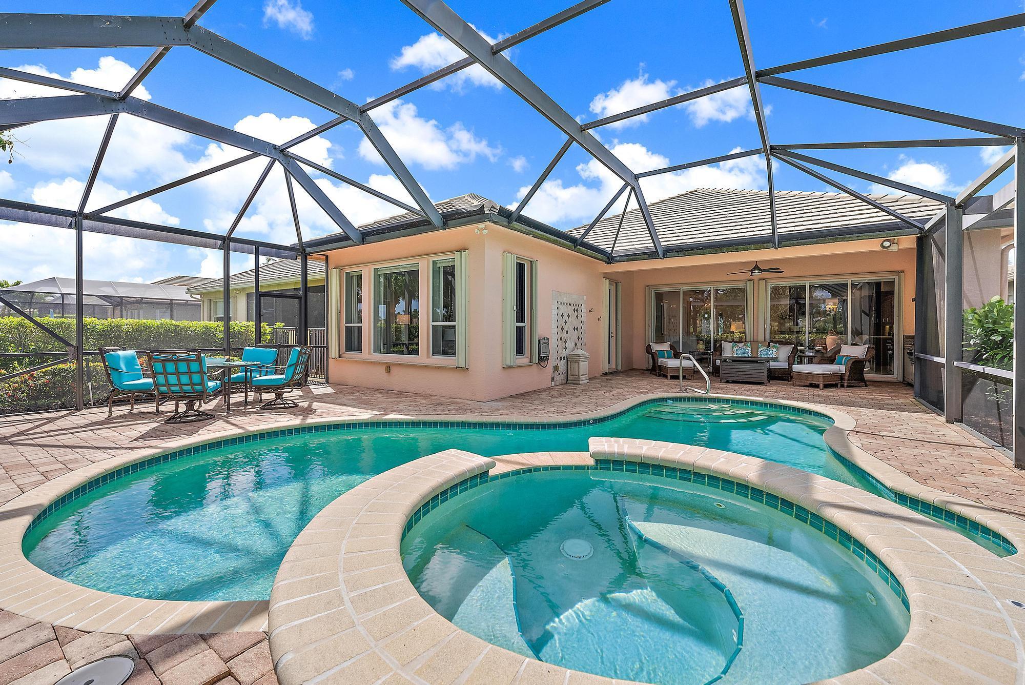 10775 La Strada
