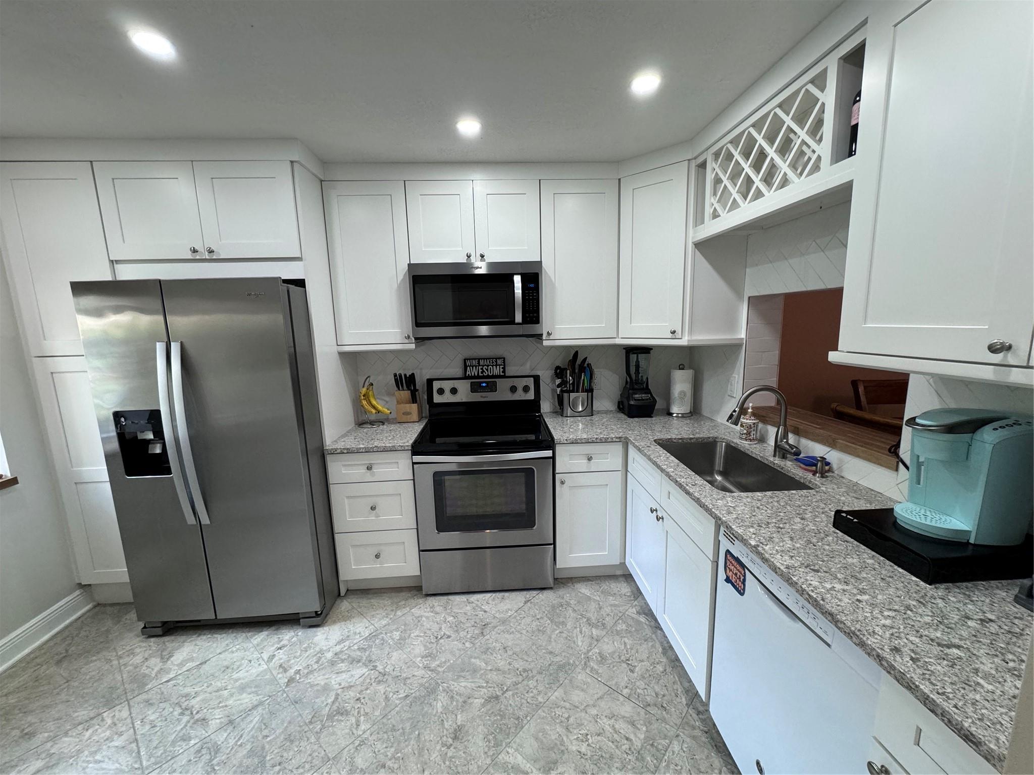 GOLDEN RAINTREE VI - Residential