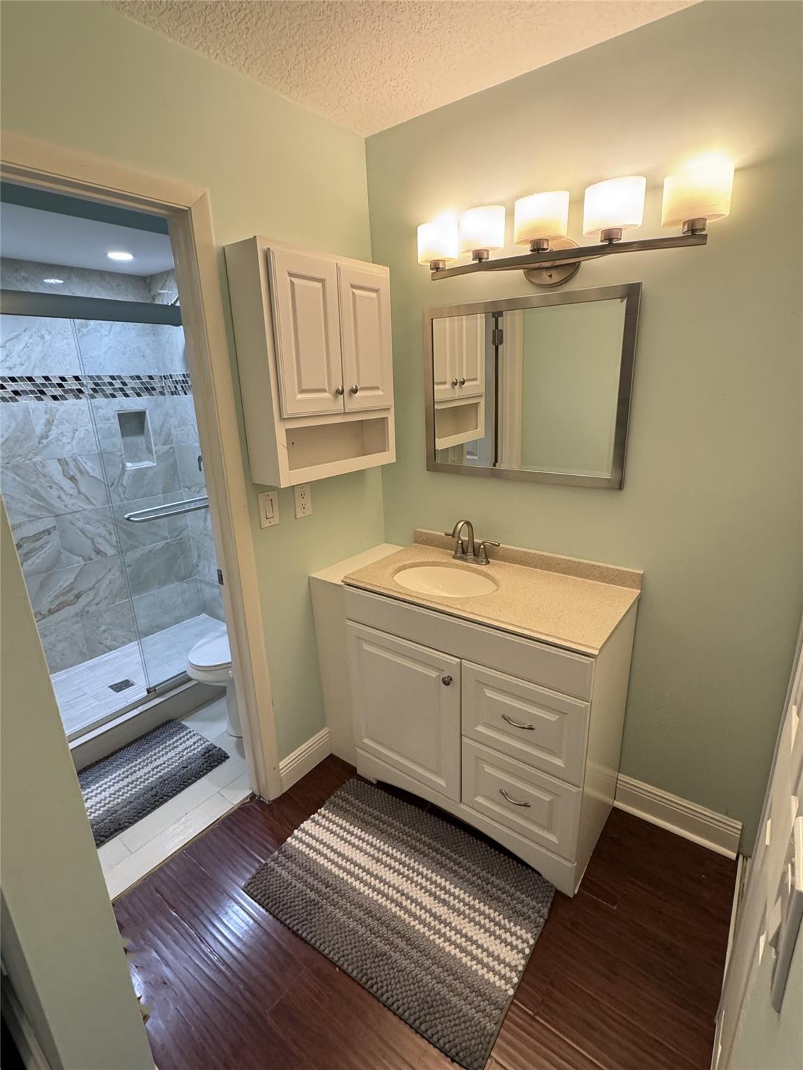 GOLDEN RAINTREE VI - Residential