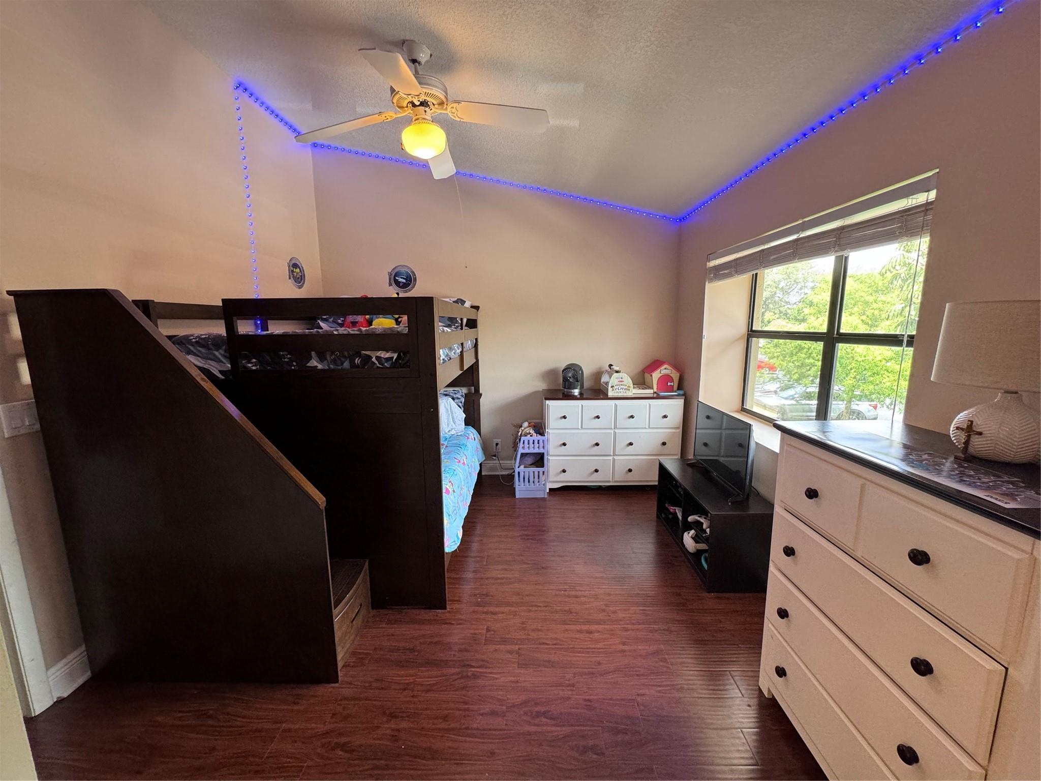 GOLDEN RAINTREE VI - Residential