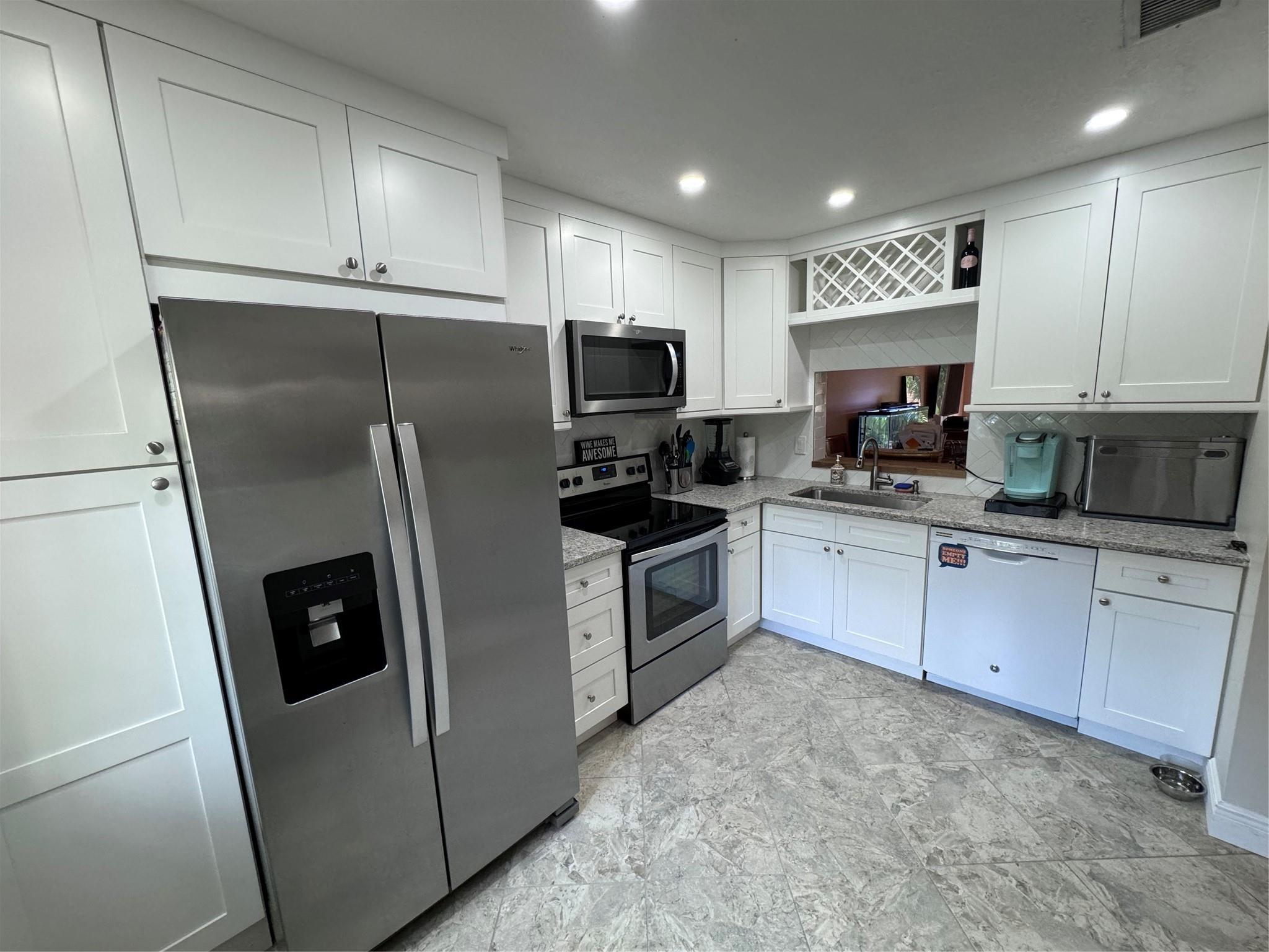 GOLDEN RAINTREE VI - Residential