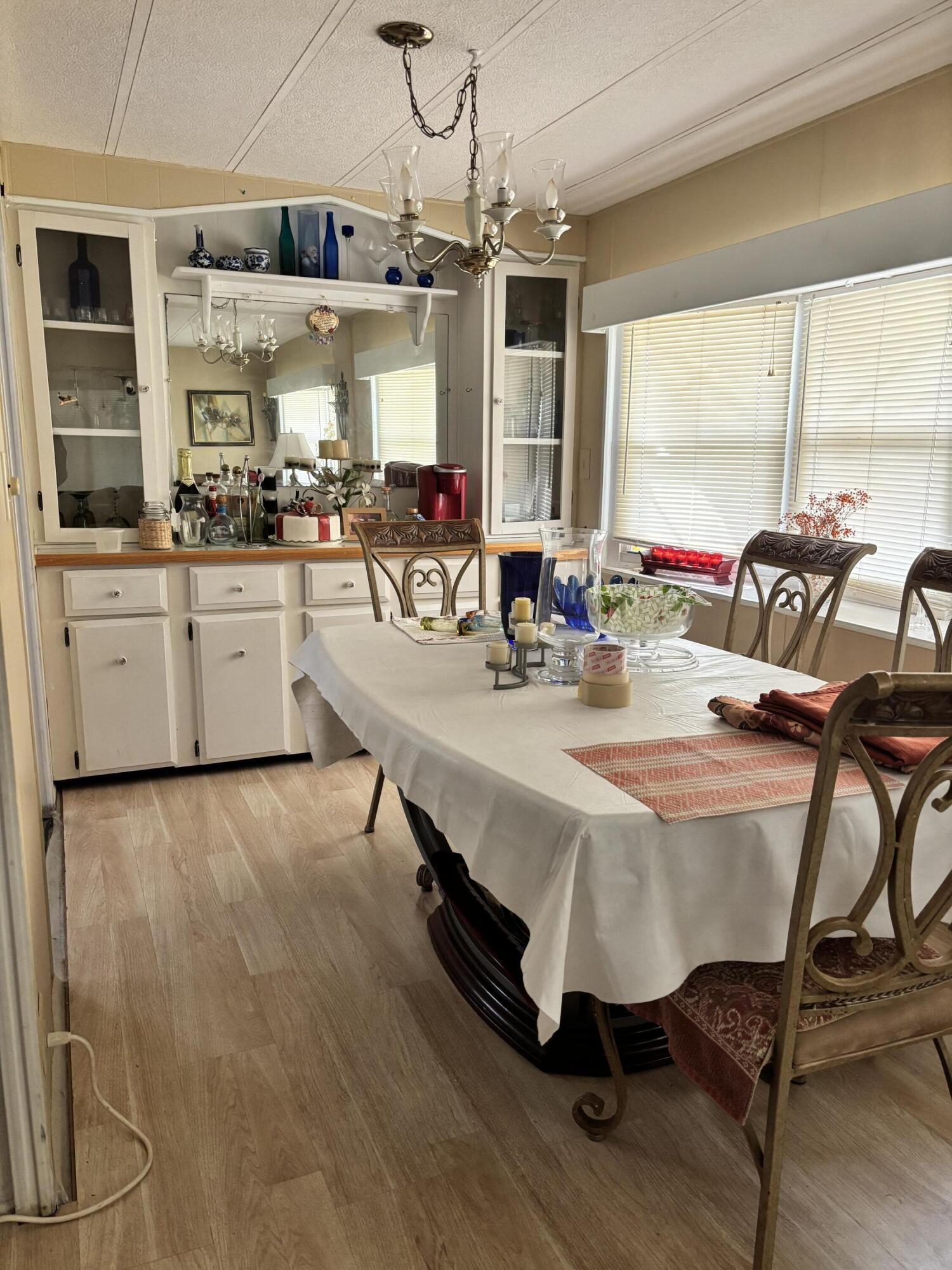 SPANISH LAKES - Residential