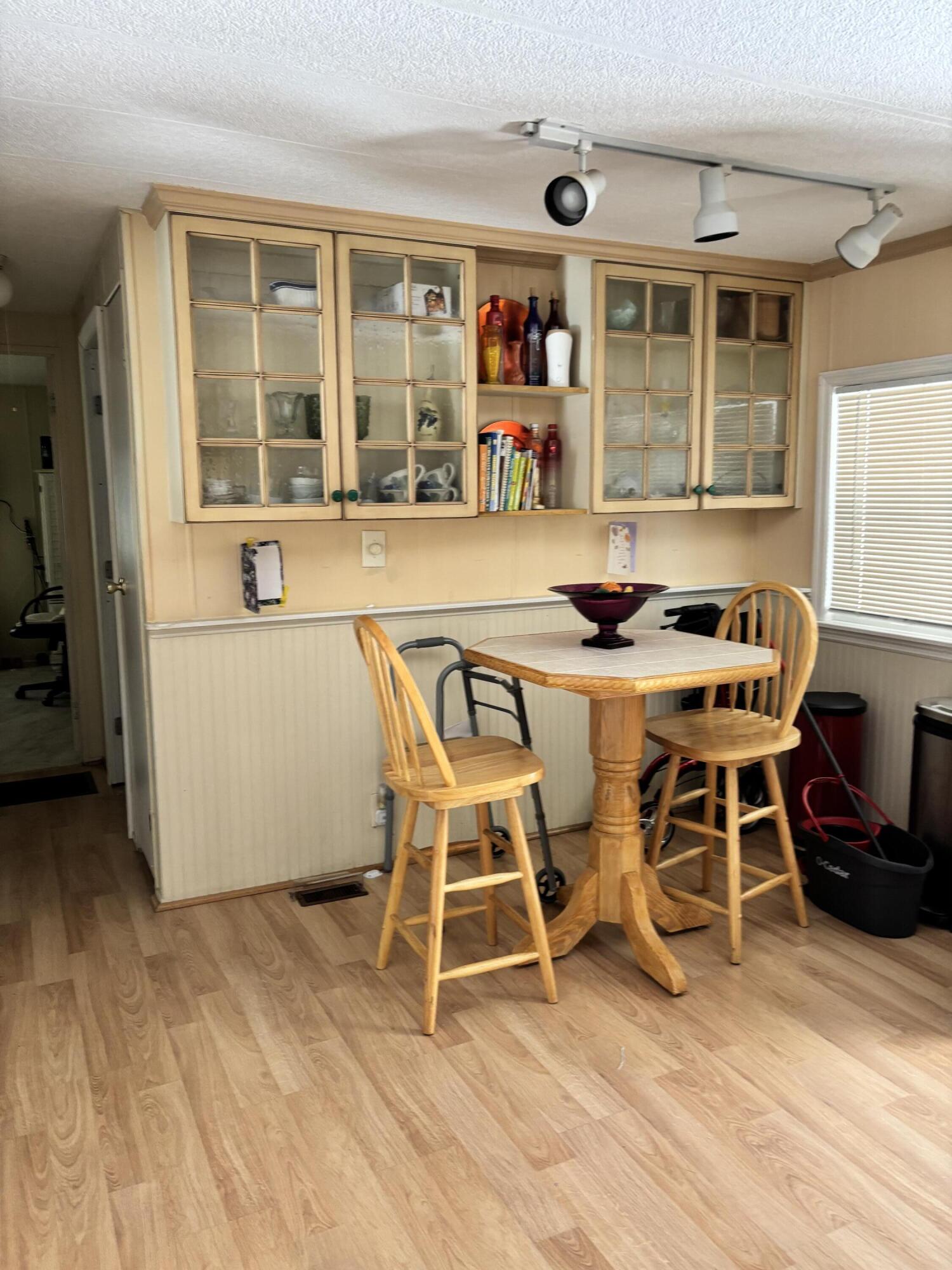 SPANISH LAKES - Residential