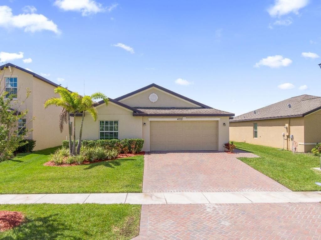 Photo of 4235 Troon Place, Fort Pierce, FL 34947 (MLS # R11087648)