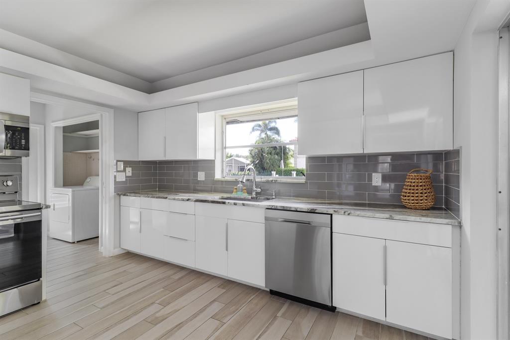 DELRAY BEACH SHORES - Residential