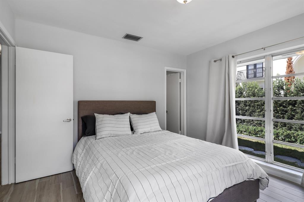 DELRAY BEACH SHORES - Residential