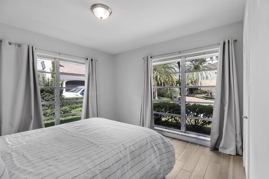 DELRAY BEACH SHORES - Residential