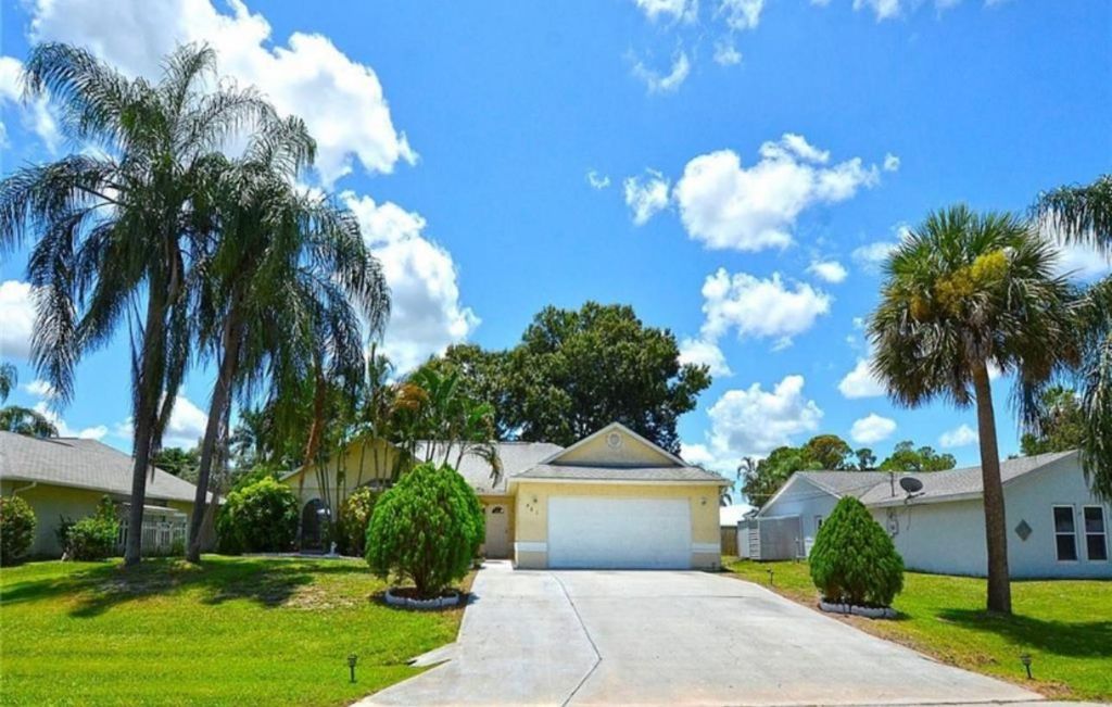 Photo of 481 Mango Avenue, Sebastian, FL 32958 (MLS # F10463007)