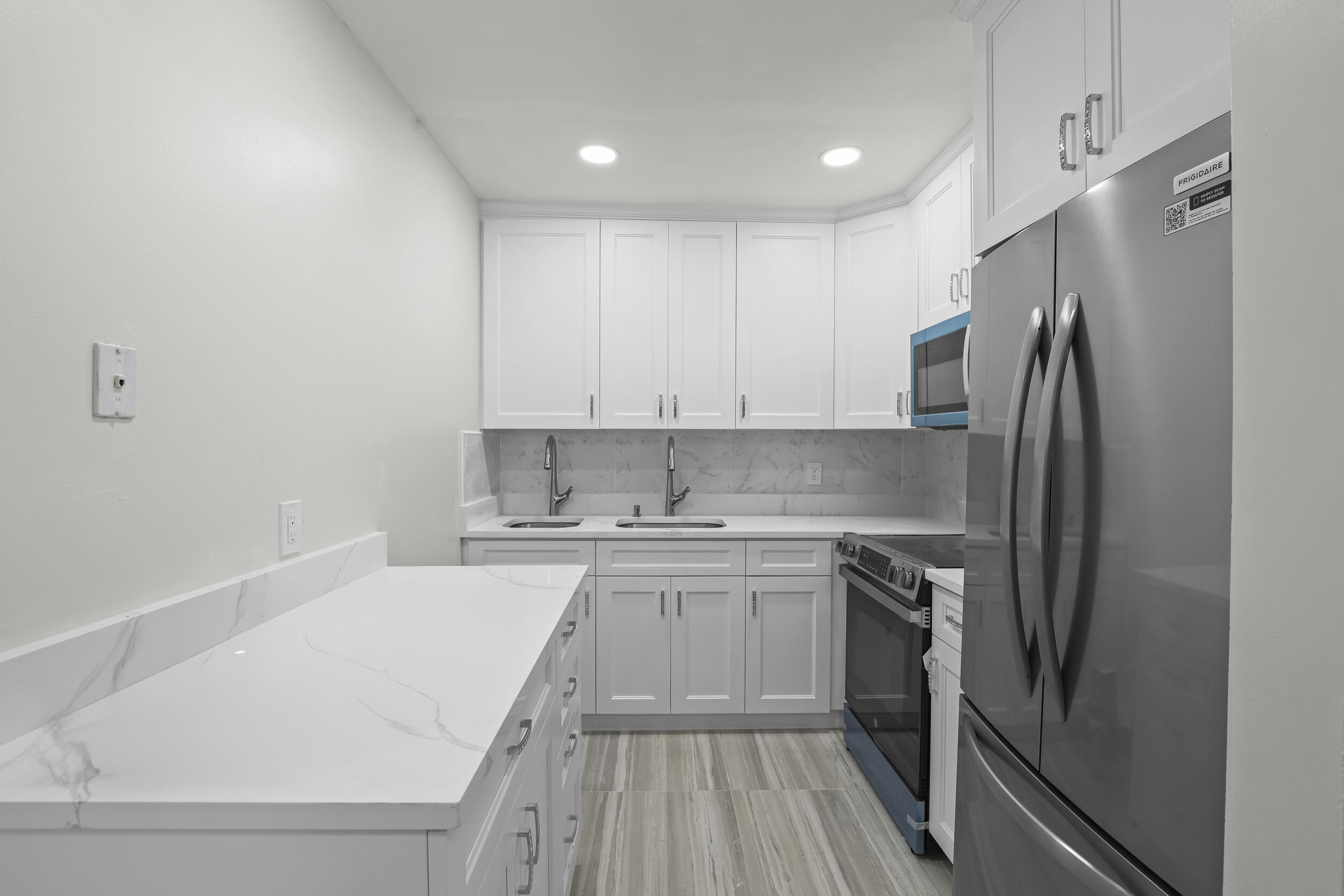 HASTINGS CONDOS - Residential