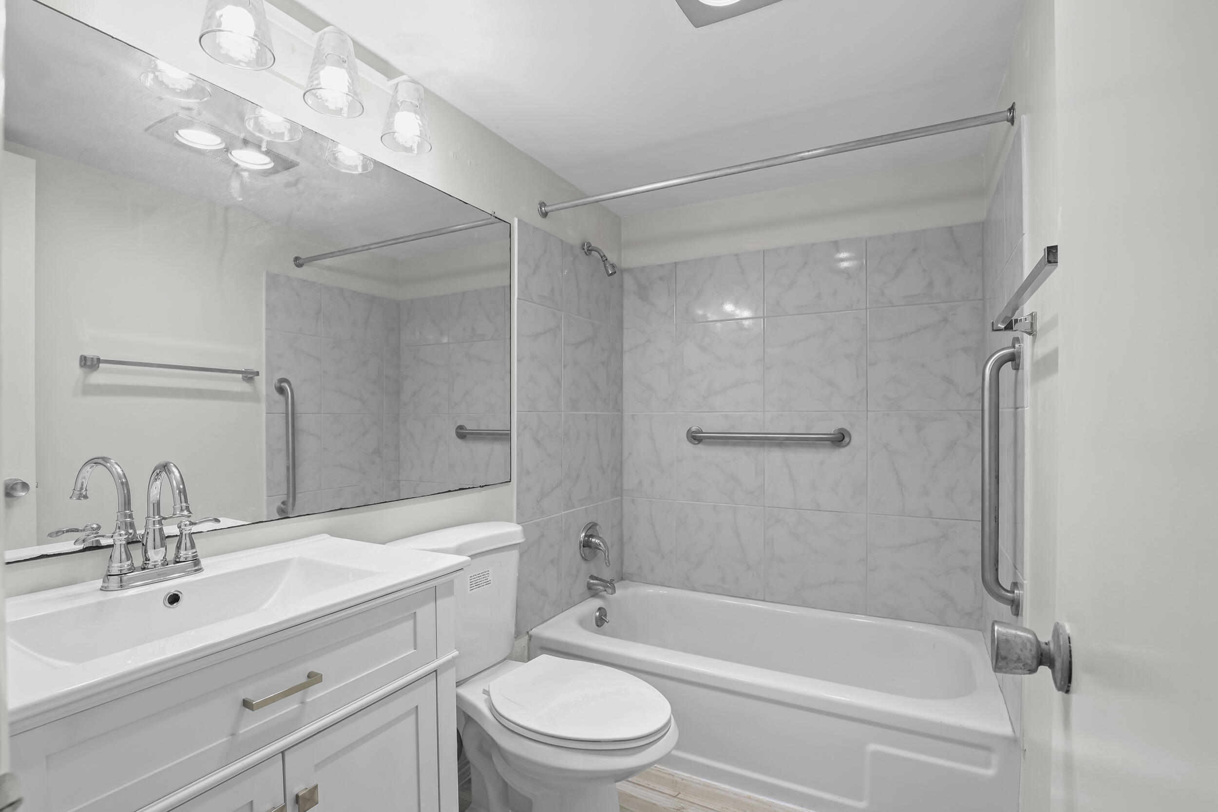 HASTINGS CONDOS - Residential