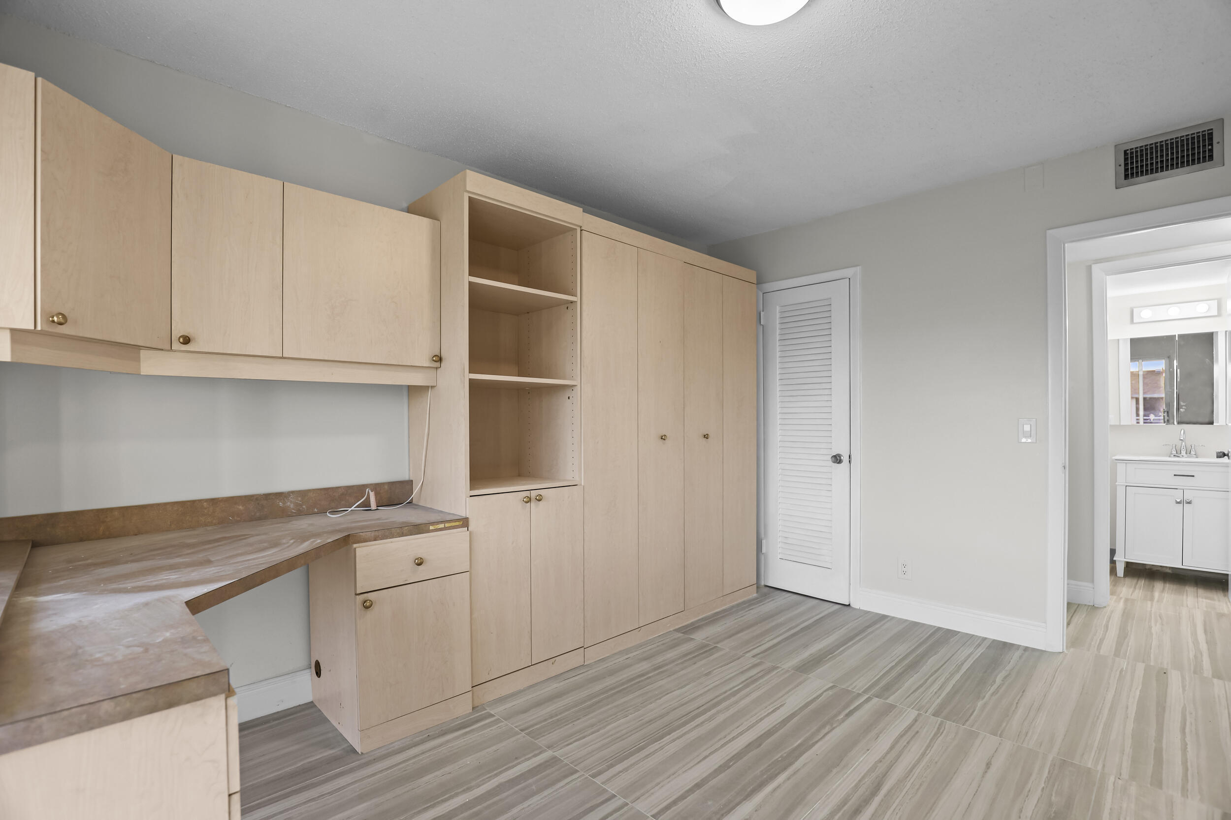 HASTINGS CONDOS - Residential