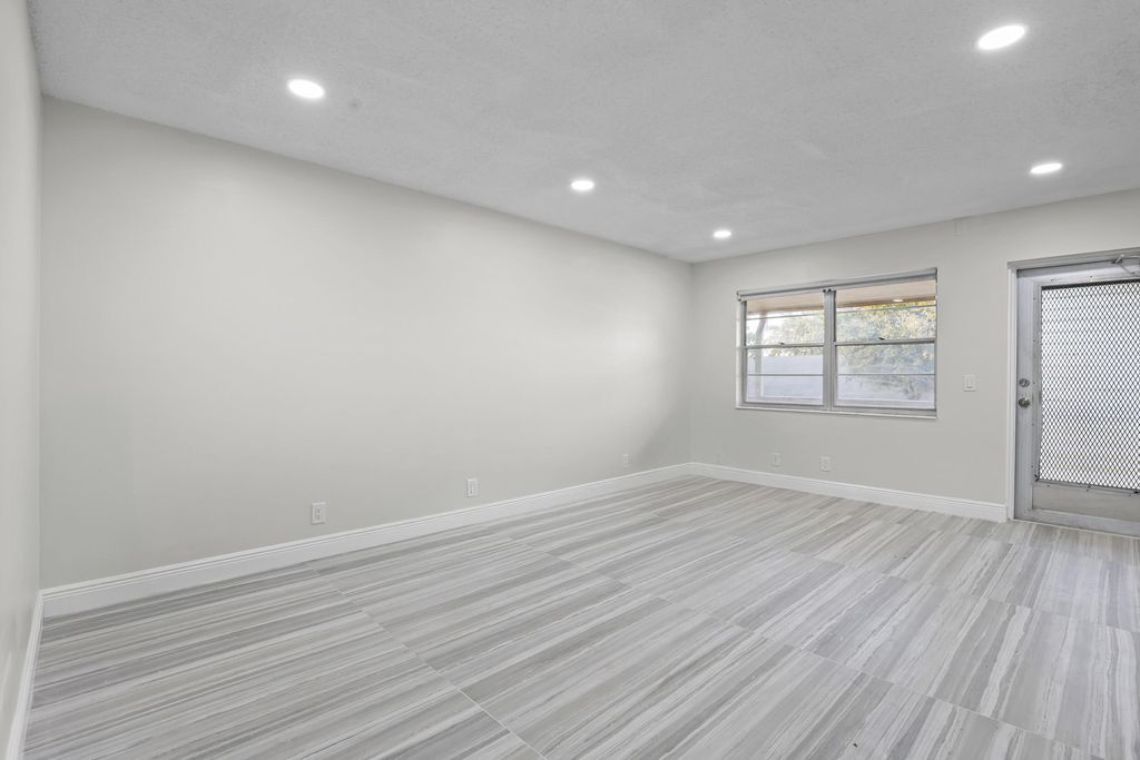 Photo of 148 Hastings I, West Palm Beach, FL 33417 (MLS # B26023546)