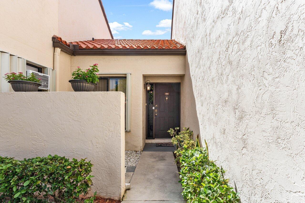 SOUTH LAKE CONDO - Residential