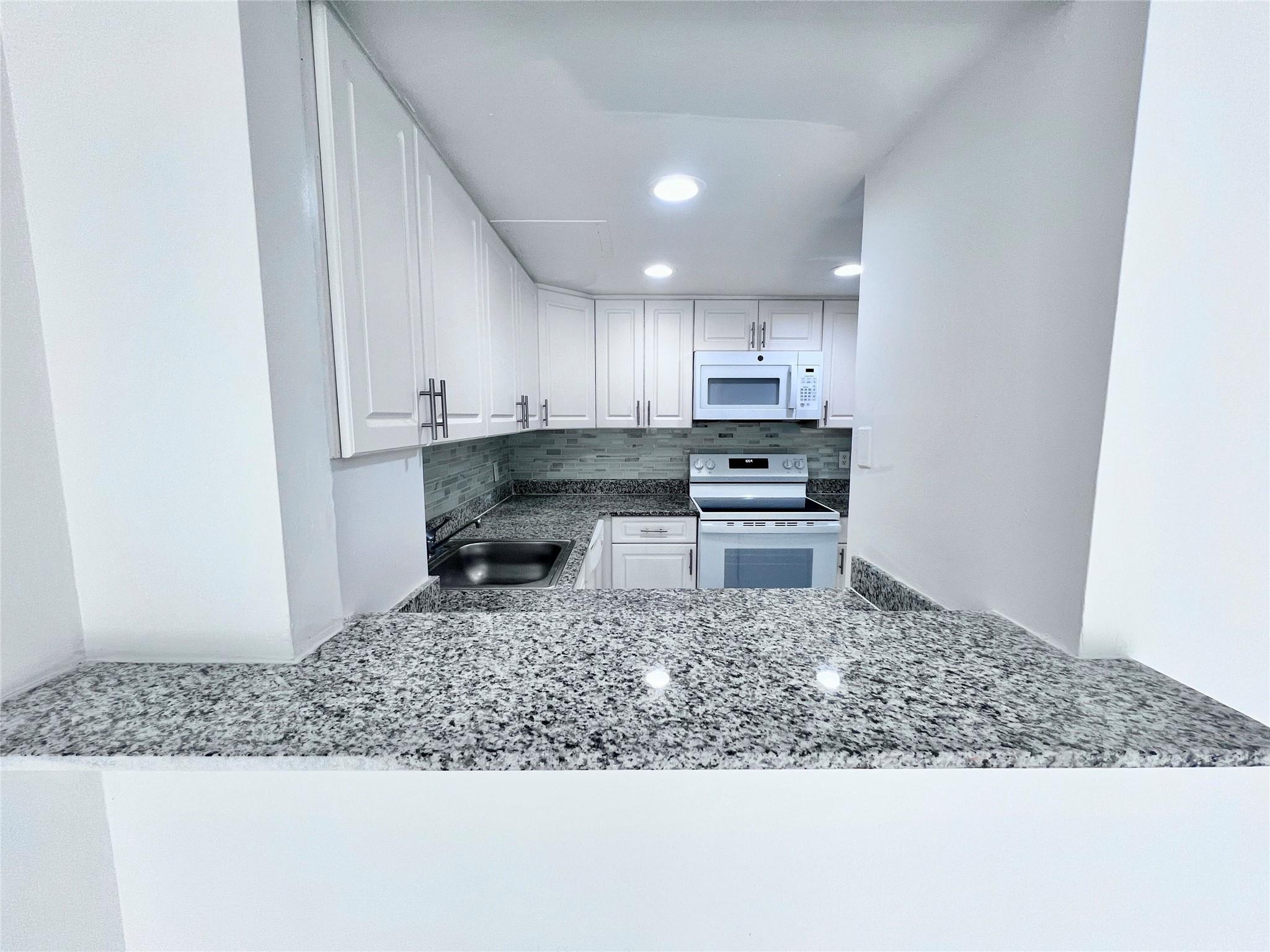 2500 Inverrary Club Apartments - Residential Lease