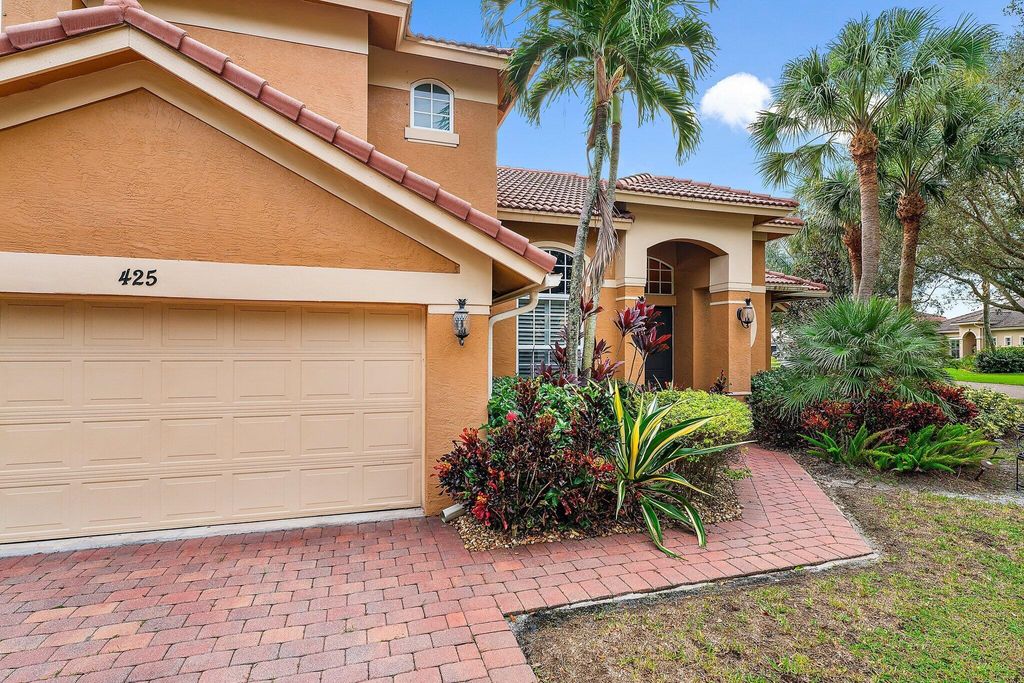 Photo of 425 Oriole Circle, Jupiter, FL 33458 (MLS # R10939388)