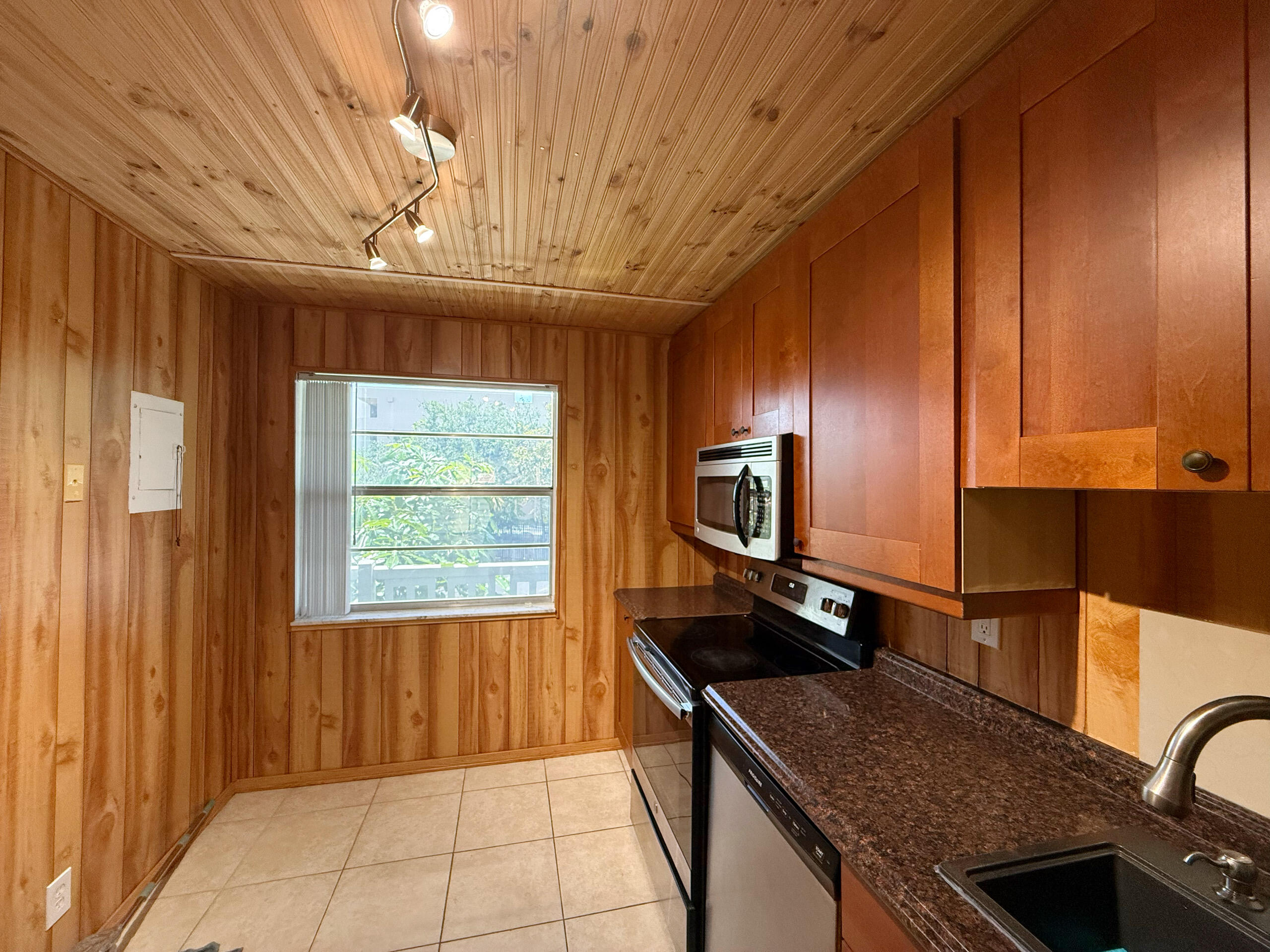 LAS VISTAS P-R IN INVERRARY - Residential