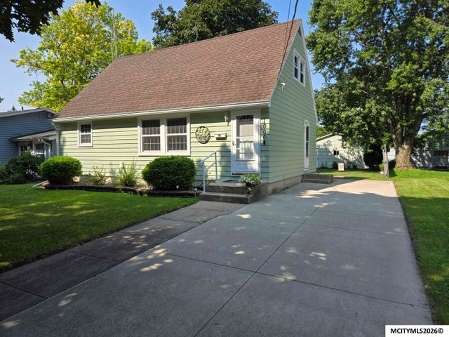 1006 N Taylor
