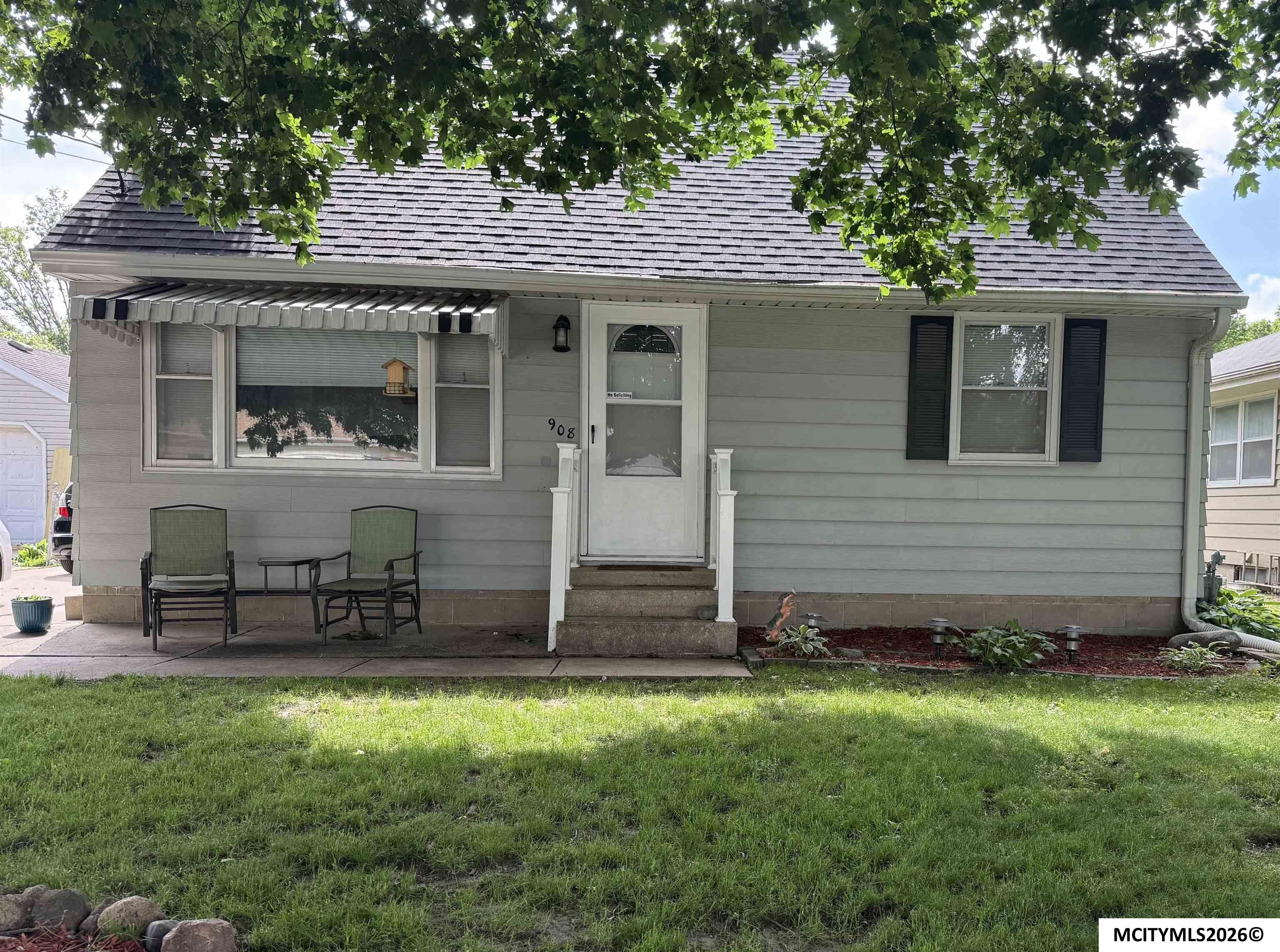 Photo 1 of 16 — 908 S Virginia, MASON CITY, IA 50401