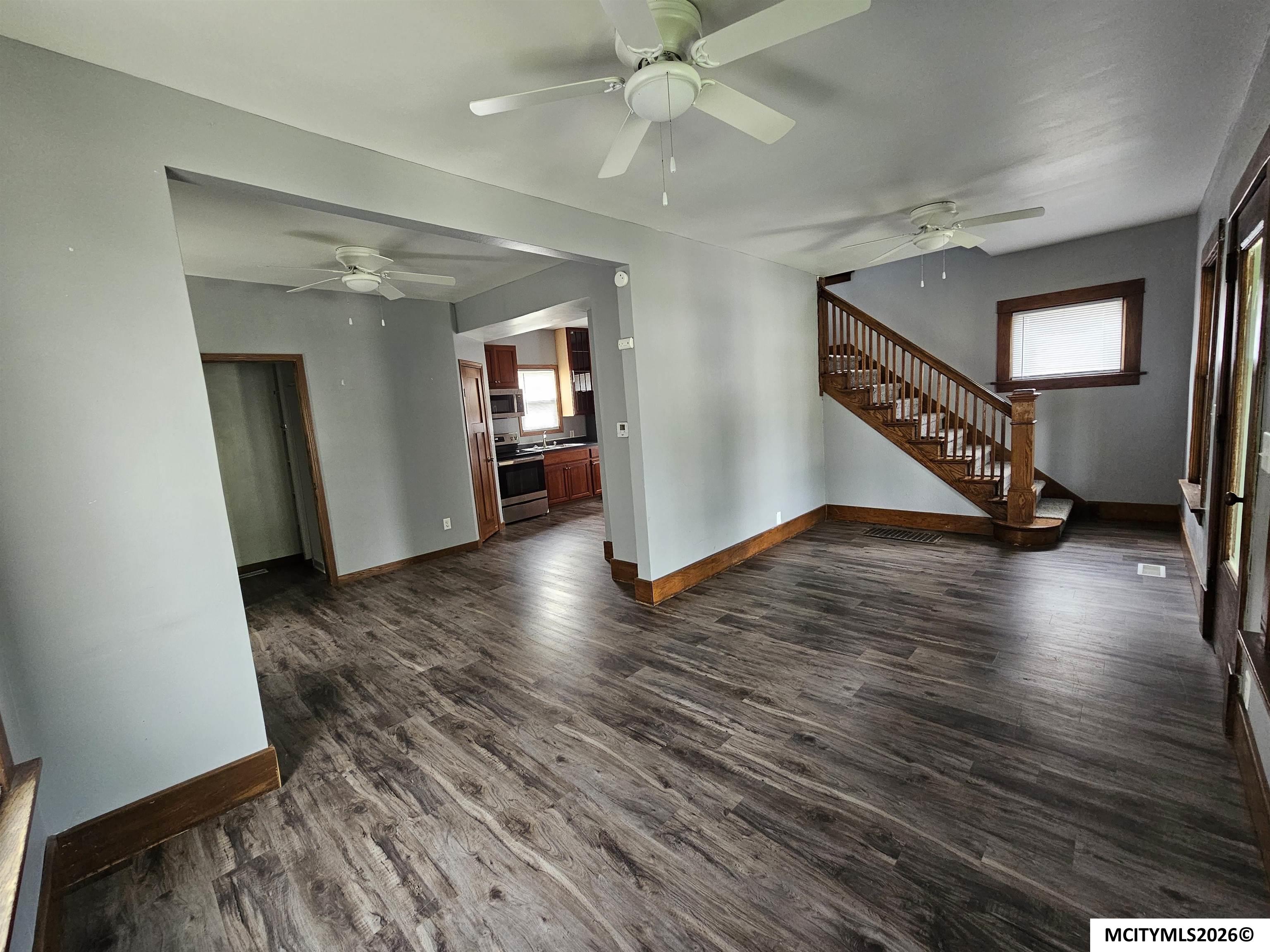 215 S Louisiana - Photo 2