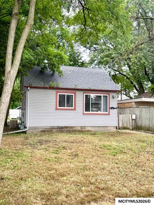 204 S 12TH ST, CLEAR LAKE, IA 50428 - Image 2c04256703c2b397be841aad2c5ce7ee/2996753428