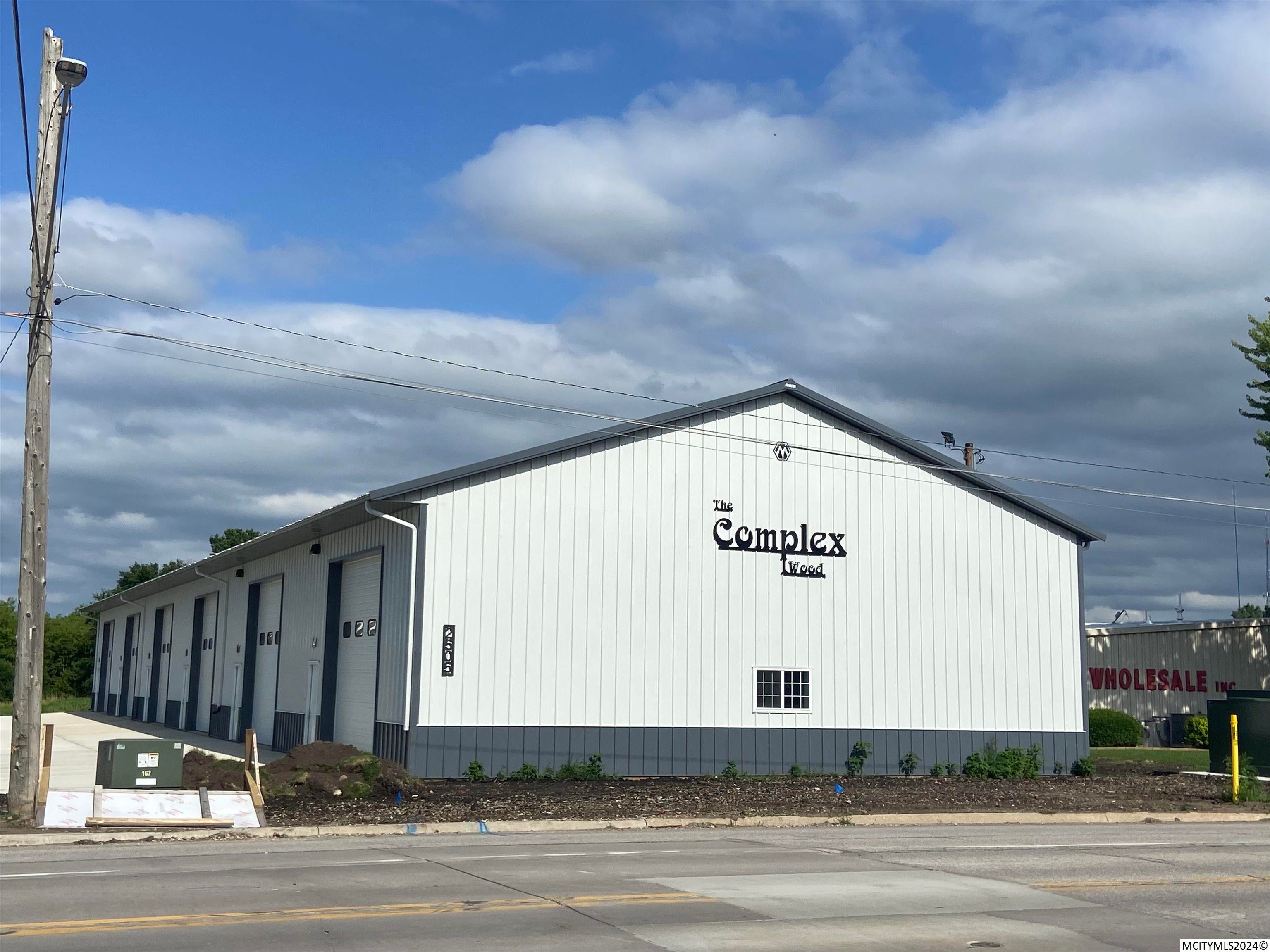 Photo 1 of 11 — 2505 S Federal, Suite 5 Suite 5, MASON CITY, IA 50401
