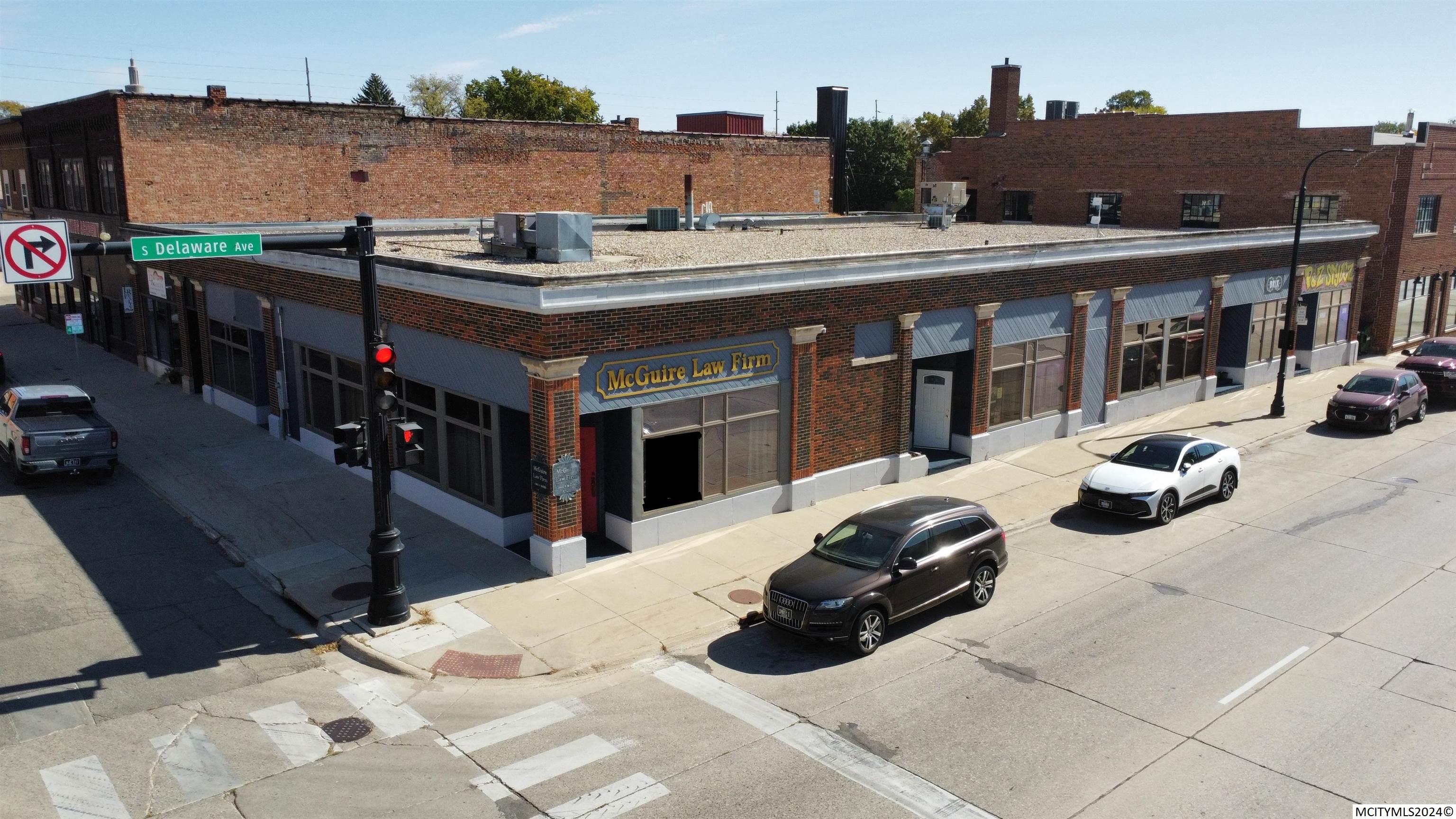 Photo 1 of 3 — 101 S Delaware #5 & #6 5 and 6, MASON CITY, IA 50401
